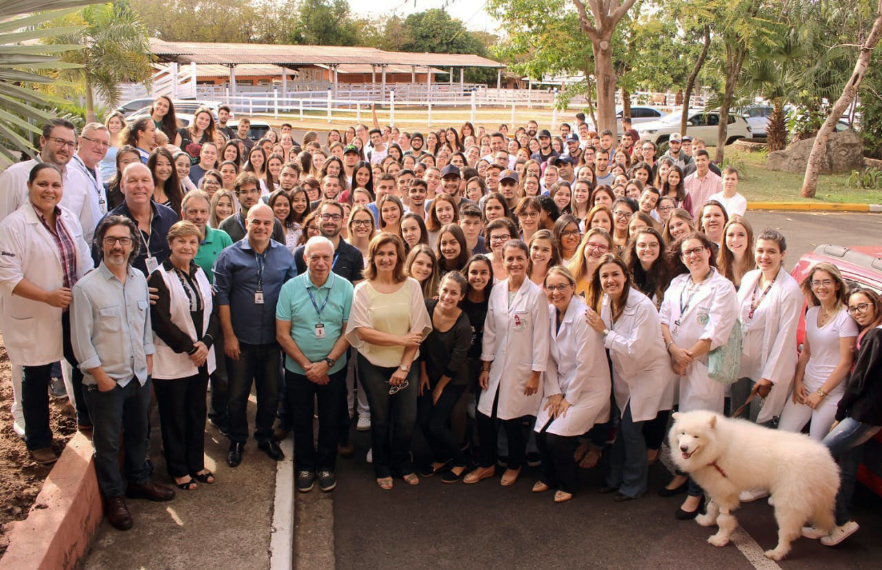 Acadêmicos E Docentes De Medicina Veterinária Comemoram O Dia Dos ...